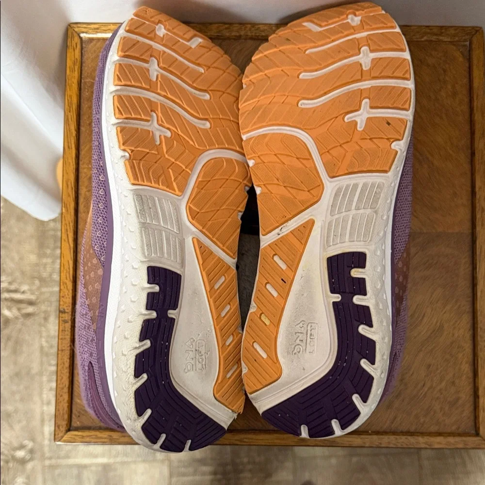Brooks Women's Purple and Peach Glycerin 18 Running Shoes Size 10.5